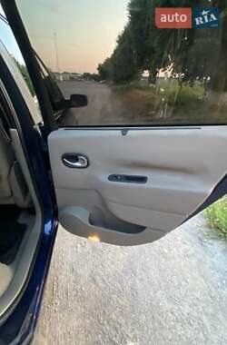 Минивэн Renault Grand Scenic 2004 в 