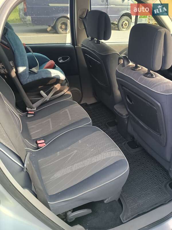 Мінівен Renault Grand Scenic 2004 в Софіївській Борщагівці