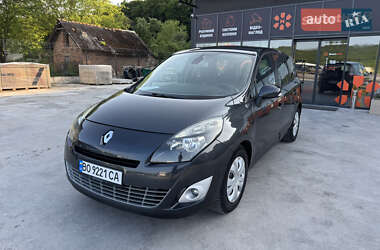 Минивэн Renault Grand Scenic 2010 в 