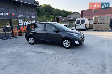 Минивэн Renault Grand Scenic 2010 в 