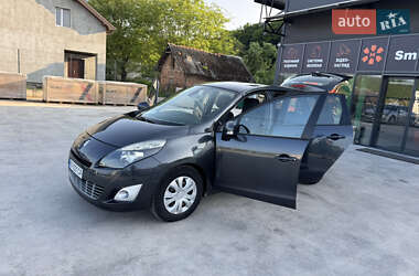 Минивэн Renault Grand Scenic 2010 в 