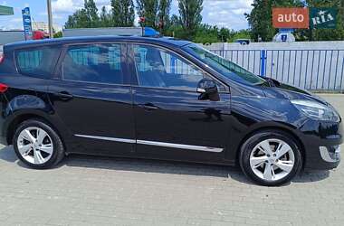 Минивэн Renault Grand Scenic 2013 в 