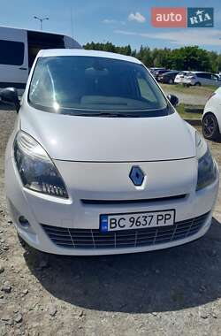 Минивэн Renault Grand Scenic 2012 в 