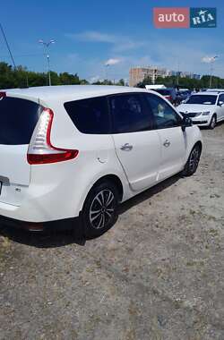 Минивэн Renault Grand Scenic 2012 в 