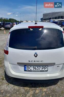 Минивэн Renault Grand Scenic 2012 в 