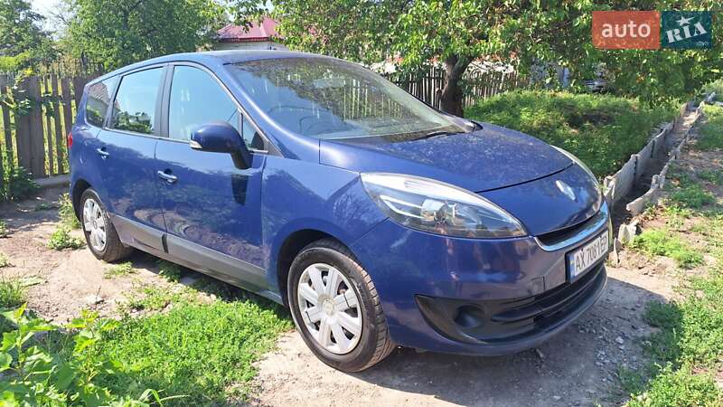 Renault Grand Scenic 2012