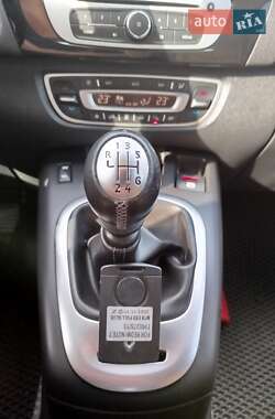 Минивэн Renault Grand Scenic 2016 в 