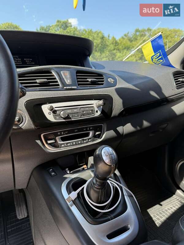Минивэн Renault Grand Scenic 2013 в Дубно