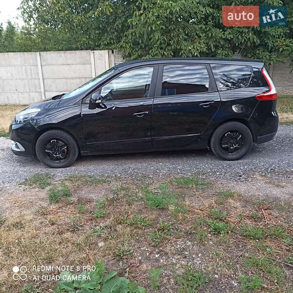 Минивэн Renault Grand Scenic 2014 в 