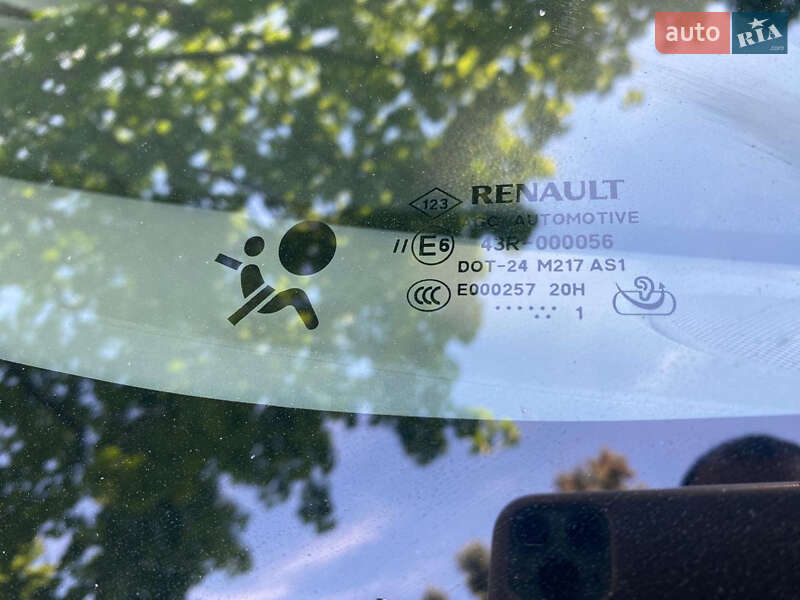 Мінівен Renault Grand Scenic 2011 в Рівному фото 17 Мінівен Renault Grand Scenic 2011 в Рівному