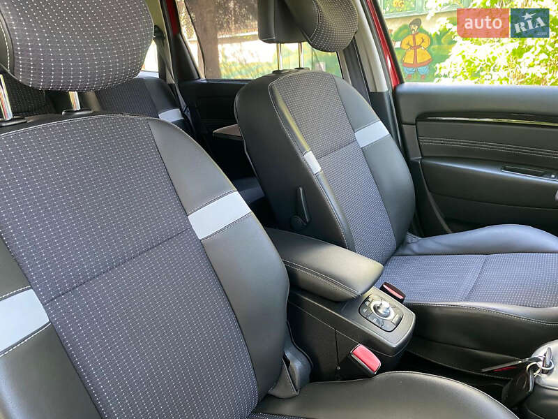 Мінівен Renault Grand Scenic 2011 в Рівному фото 57 Мінівен Renault Grand Scenic 2011 в Рівному