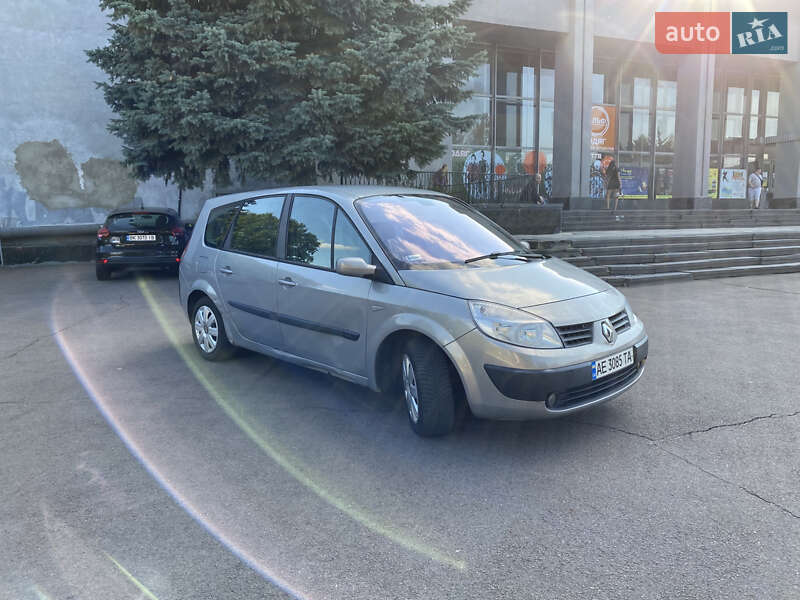 Минивэн Renault Grand Scenic 2004 в Ровно