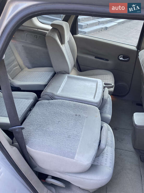 Минивэн Renault Grand Scenic 2004 в Ровно