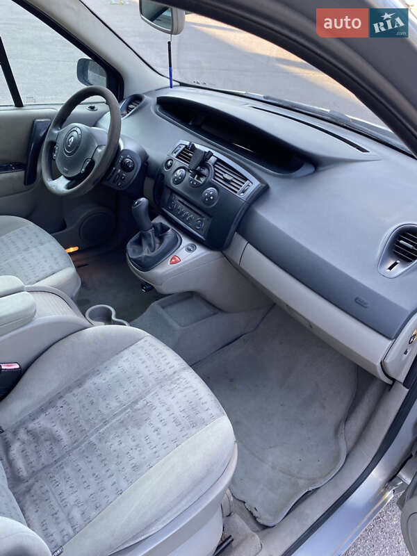Минивэн Renault Grand Scenic 2004 в Ровно