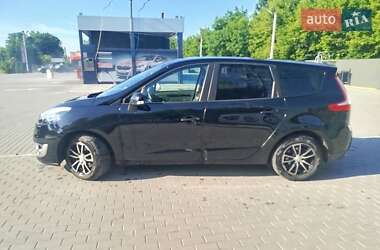 Мінівен Renault Grand Scenic 2012 в  фото 2 Мінівен Renault Grand Scenic 2012 в