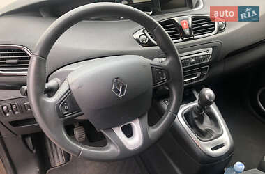 Минивэн Renault Grand Scenic 2011 в 