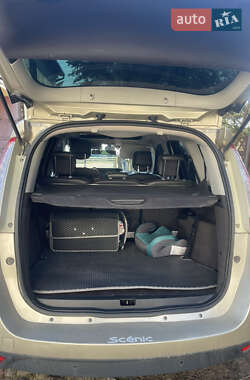 Минивэн Renault Grand Scenic 2010 в 