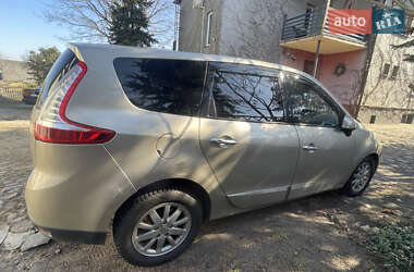 Минивэн Renault Grand Scenic 2010 в 