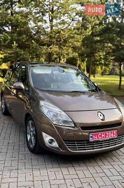 Минивэн Renault Grand Scenic 2010 в 