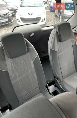 Минивэн Renault Grand Scenic 2005 в 
