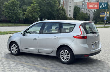 Минивэн Renault Grand Scenic 2012 в 