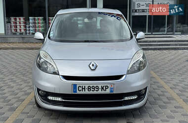 Минивэн Renault Grand Scenic 2012 в 