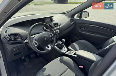 Минивэн Renault Grand Scenic 2012 в 
