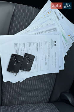 Минивэн Renault Grand Scenic 2012 в 