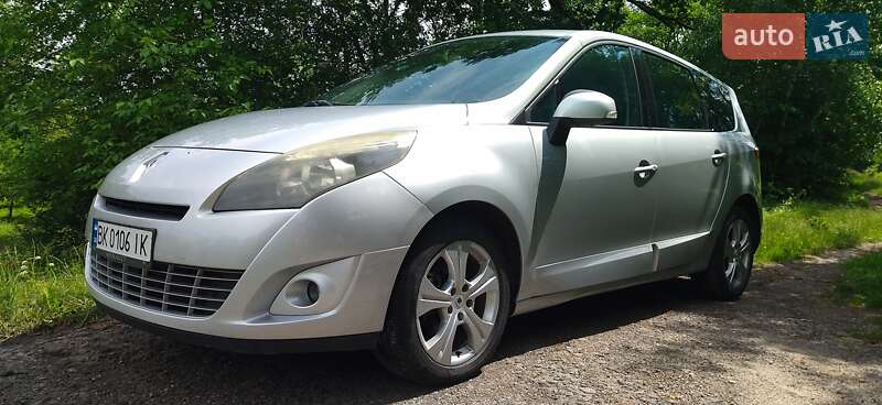 Renault Grand Scenic 2011