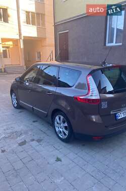 Мінівен Renault Grand Scenic 2012 в 