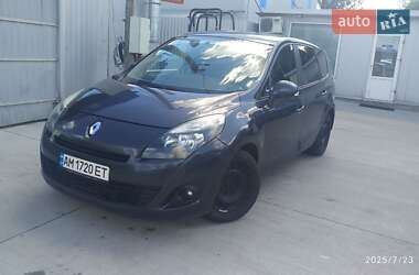 Минивэн Renault Grand Scenic 2010 в 