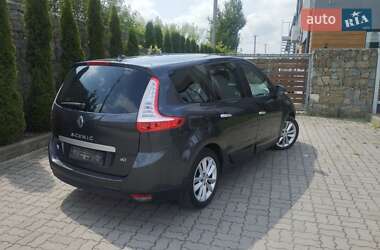 Минивэн Renault Grand Scenic 2011 в 