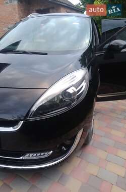 Минивэн Renault Grand Scenic 2012 в 