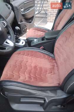 Минивэн Renault Grand Scenic 2012 в 