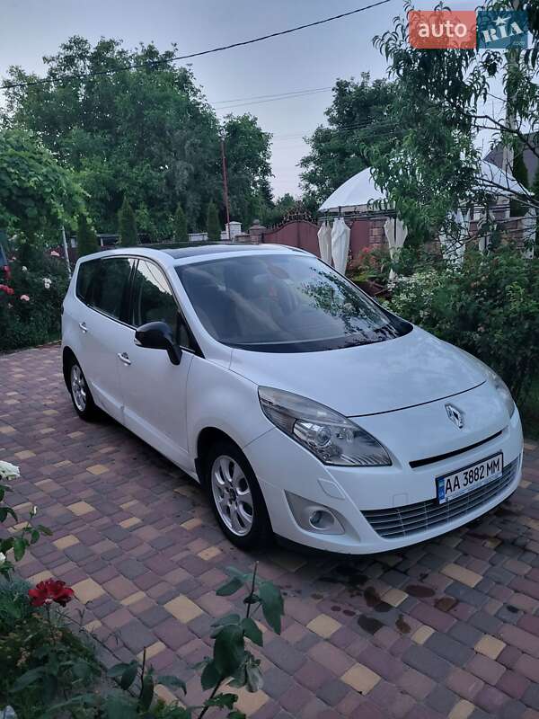 Renault Grand Scenic 2011