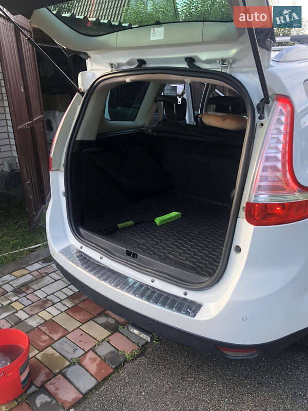 Минивэн Renault Grand Scenic 2016 в Василькове
