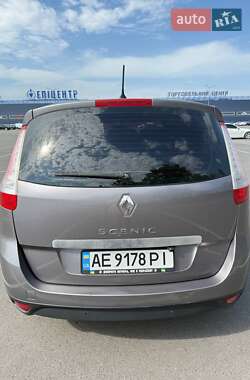 Минивэн Renault Grand Scenic 2009 в 