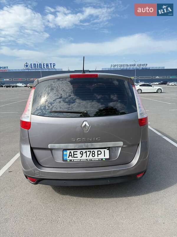 Минивэн Renault Grand Scenic 2009 в Подгородном