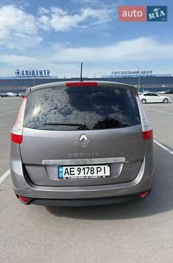 Минивэн Renault Grand Scenic 2009 в 