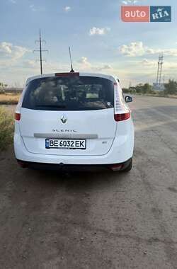 Минивэн Renault Grand Scenic 2010 в 