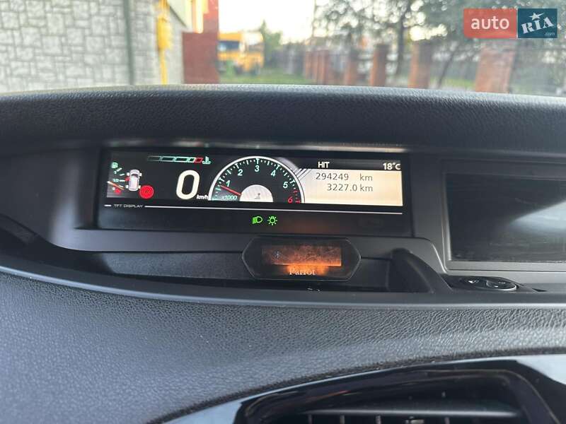 Renault Grand Scenic 2011