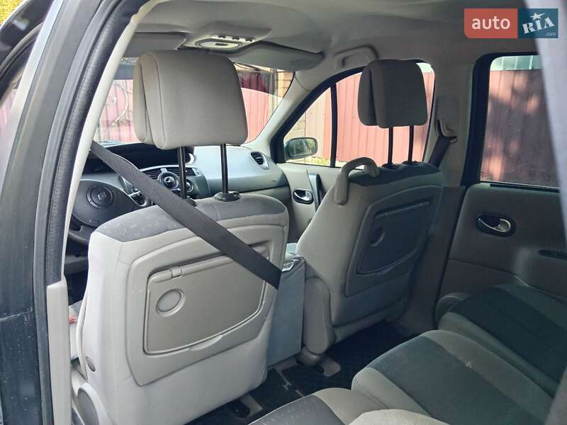 Минивэн Renault Grand Scenic 2005 в Грицеве