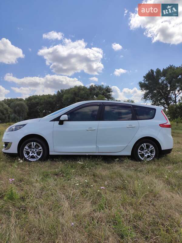 Минивэн Renault Grand Scenic 2013 в Ромнах