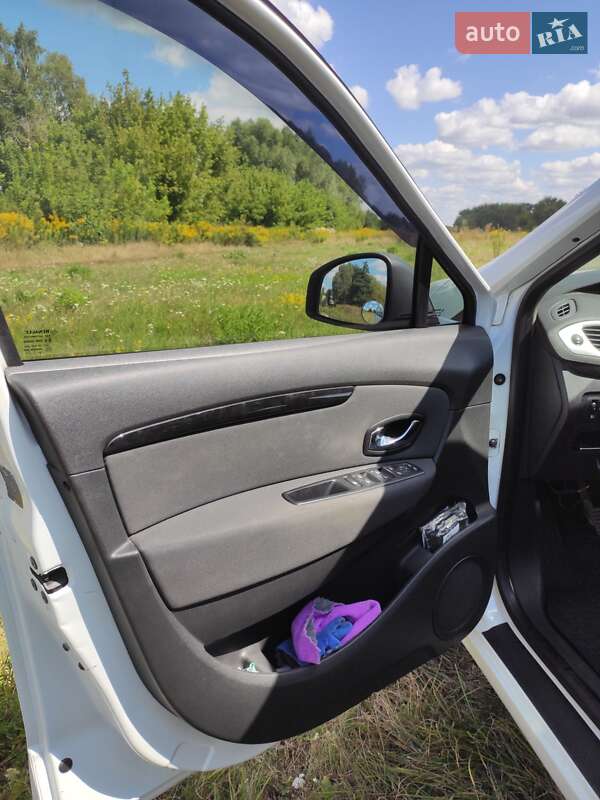 Минивэн Renault Grand Scenic 2013 в Ромнах