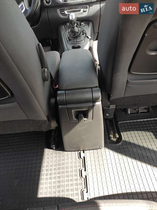 Минивэн Renault Grand Scenic 2013 в Ромнах