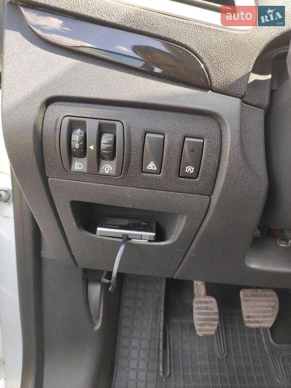 Минивэн Renault Grand Scenic 2013 в Ромнах