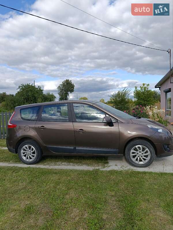 Минивэн Renault Grand Scenic 2010 в Каменке-Бугской