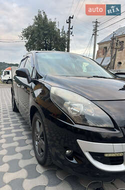 Минивэн Renault Grand Scenic 2010 в 