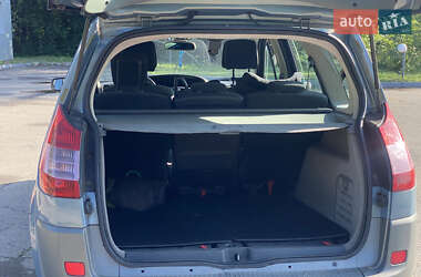 Минивэн Renault Grand Scenic 2004 в 