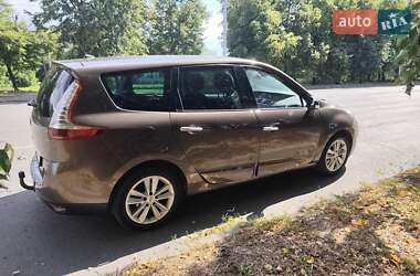 Минивэн Renault Grand Scenic 2011 в 